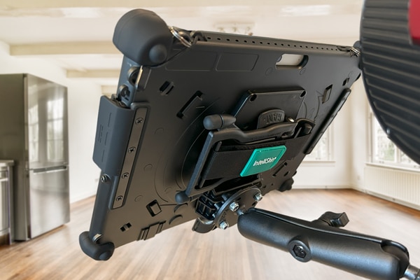 5xLPI Tablet mount secure_slideshow